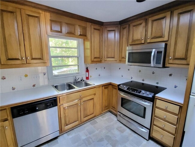 Building Photo - 697 Willivee Dr