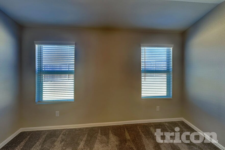 Building Photo - 275 Sunshine Ln
