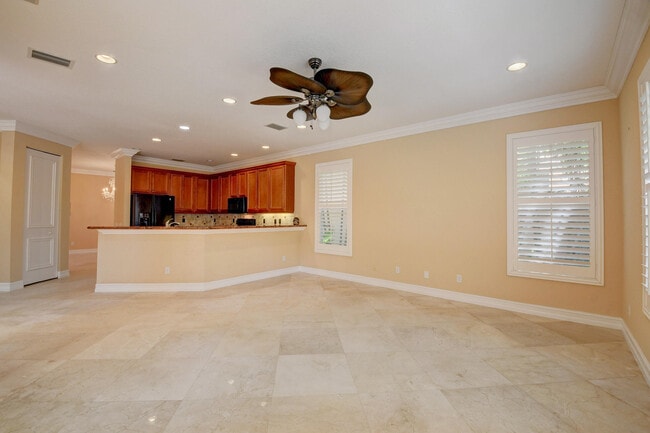 Building Photo - 8957 Sandy Crest Ln