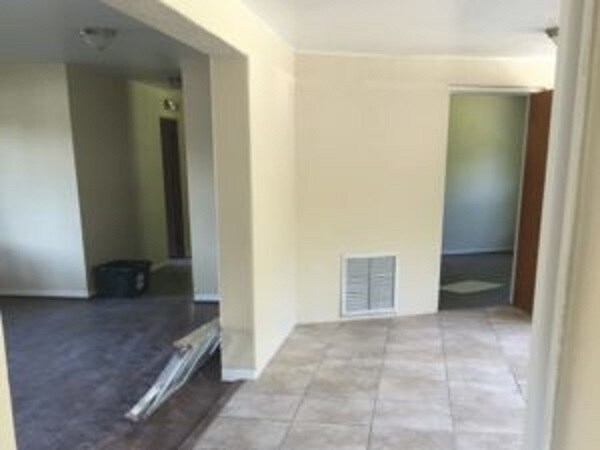 Building Photo - 813 Big Tree Rd