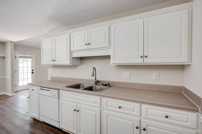 Building Photo - 3 bed/2 bath Brick Ranch in Grovetown, GA 30813