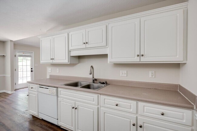 Building Photo - 4557 Country Glen Cir