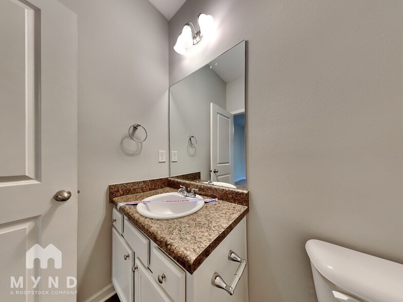 Building Photo - 62 Trotter Ct