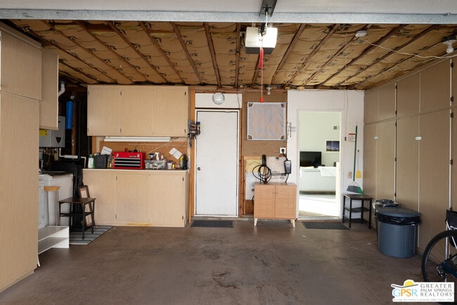 Building Photo - 4545 E 7 Lakes Dr