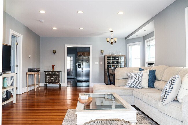 Building Photo - 36 Lancaster St