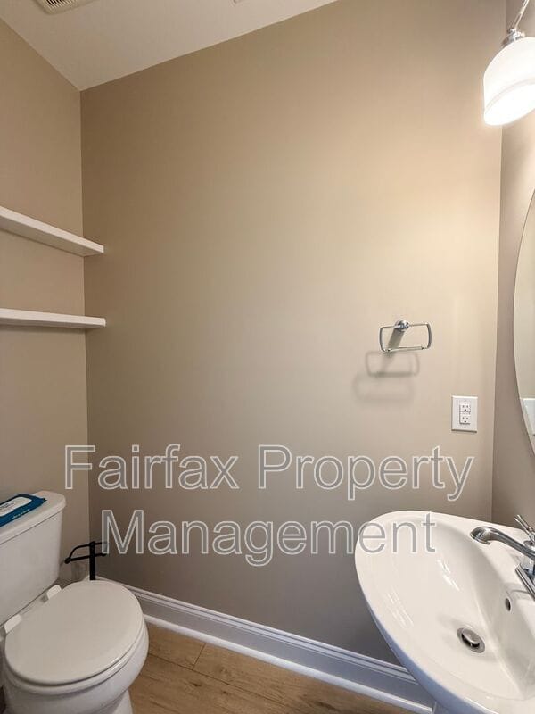 Building Photo - 212 Ellsworth Manor Dr