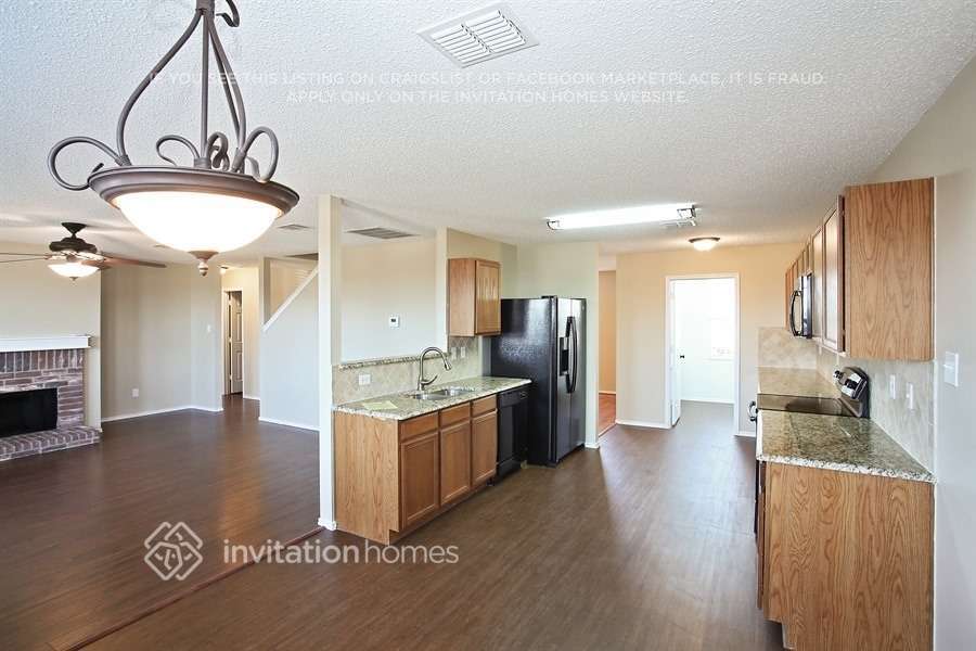 Building Photo - 332 Snapdragon Ct