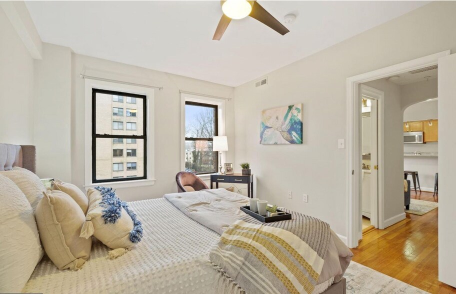 Building Photo - 3900 14th St NW