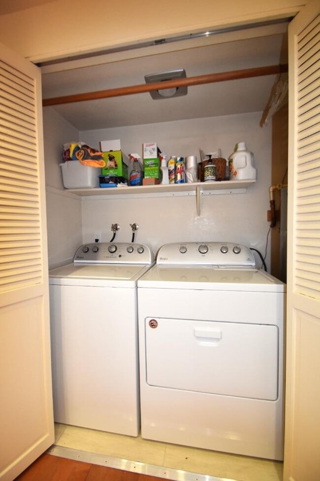 Building Photo - 4614 Corrida Cir