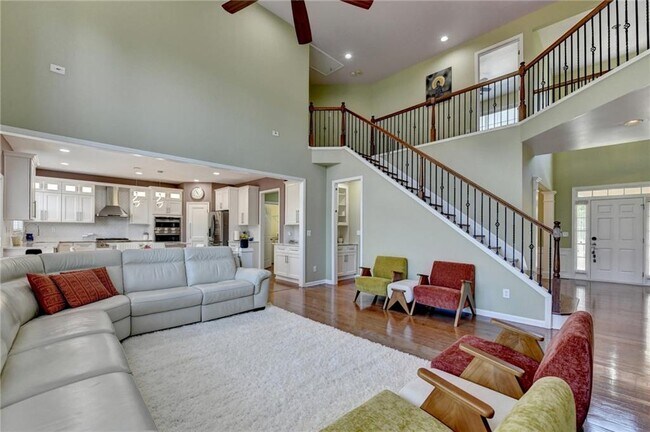 Building Photo - 770 Pimlicon Pl
