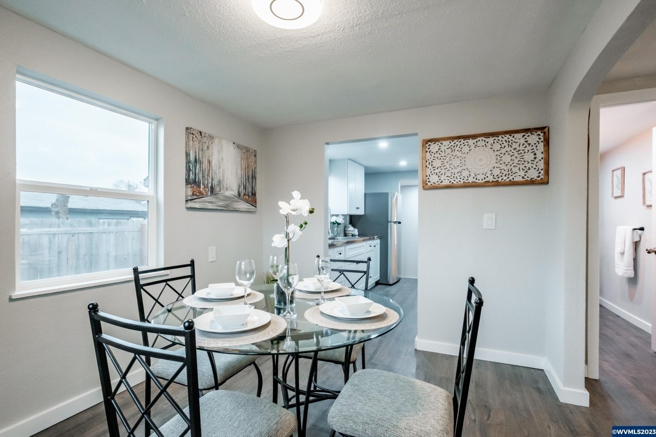 Building Photo - 440 S 6th St