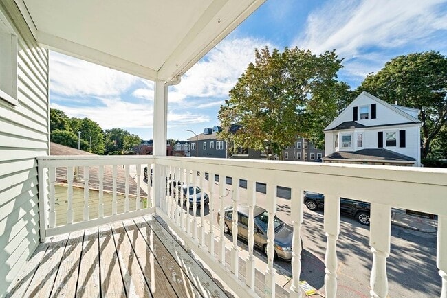 Building Photo - 7 Tolman St