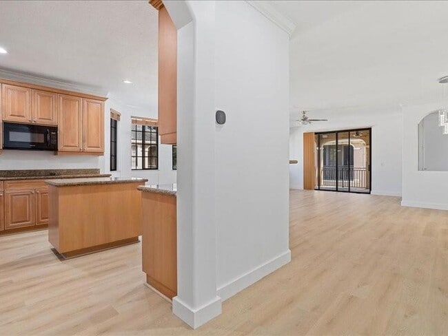 Building Photo - 2798 Center Ct Dr