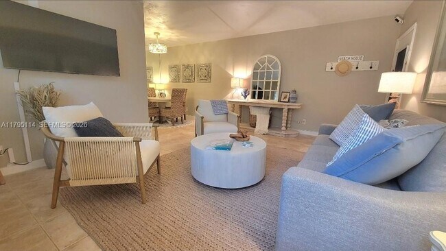 Building Photo - 624 Orton Ave