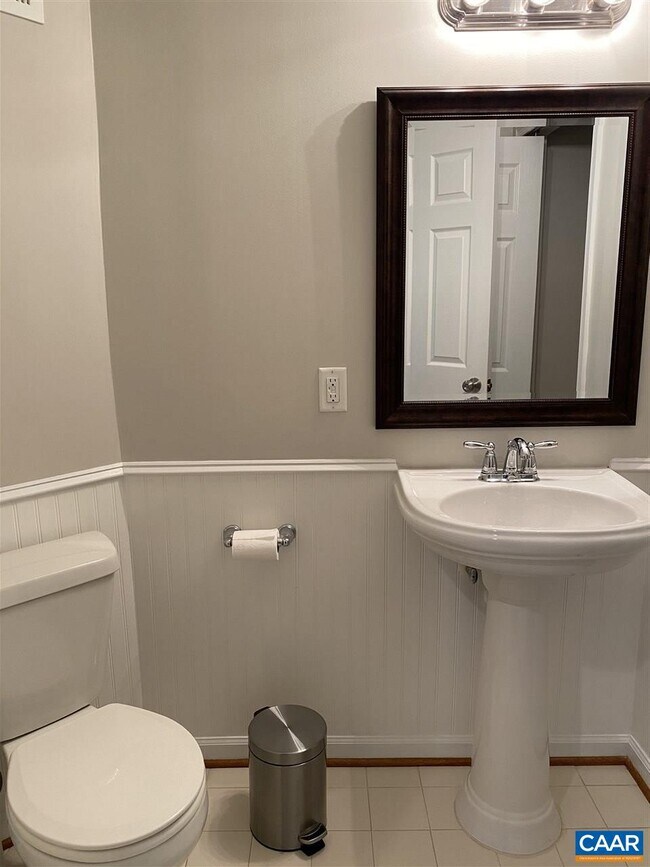 Building Photo - 1930 Asheville Dr