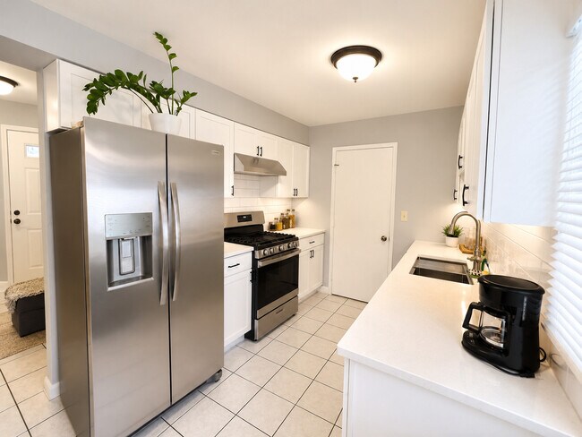 Building Photo - 2474 Brunswick Cir
