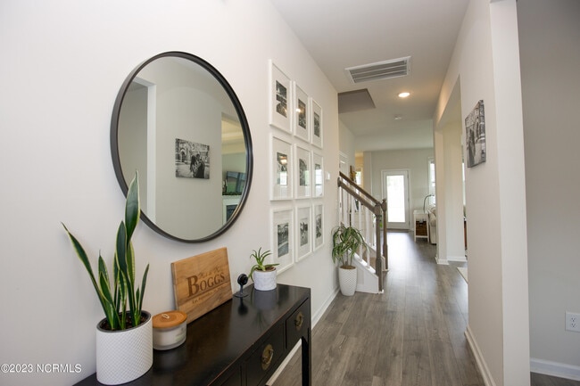 Building Photo - 402 Summer Wind Wy