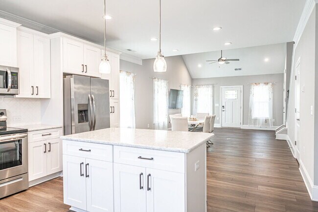 Building Photo - 315 Mashie Ct