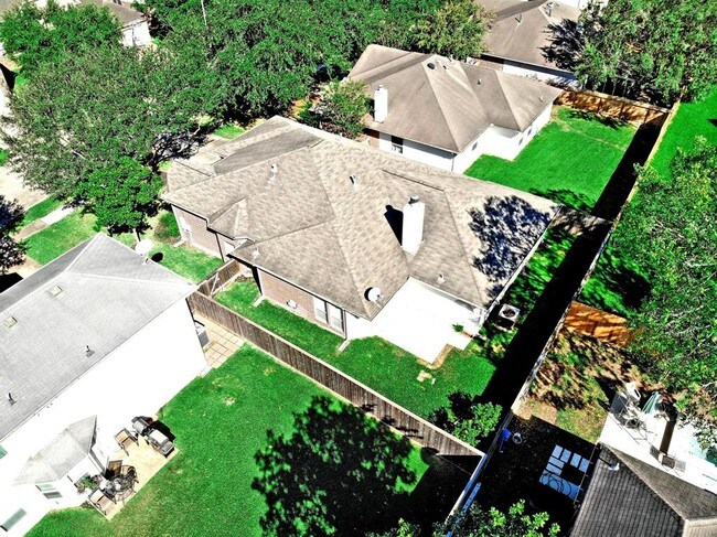 Building Photo - 1611 Winston Homestead Dr