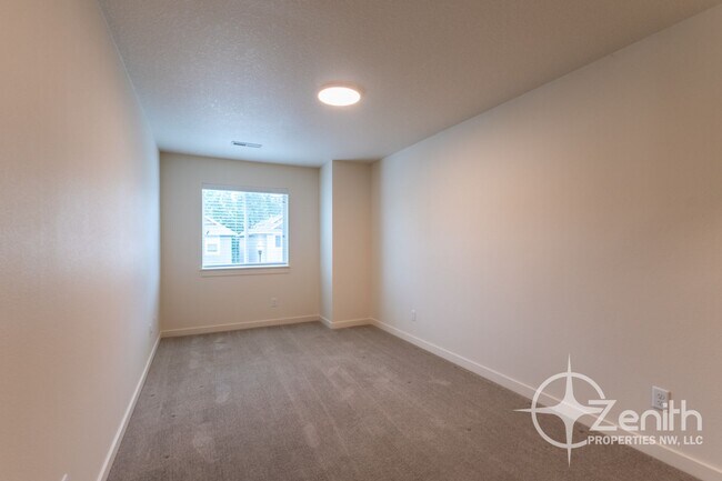 Building Photo - Modern Living in Ridgefield – 3BR/2.5BA Co...