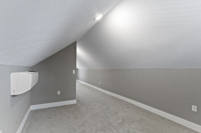 Building Photo - 1701 Barth Ave