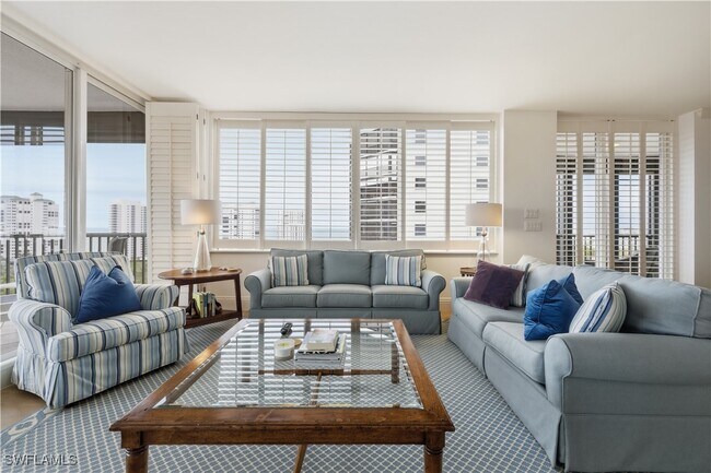 Building Photo - 8990 Bay Colony Dr