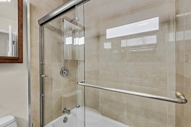 Building Photo - 66 Fairmount Ave