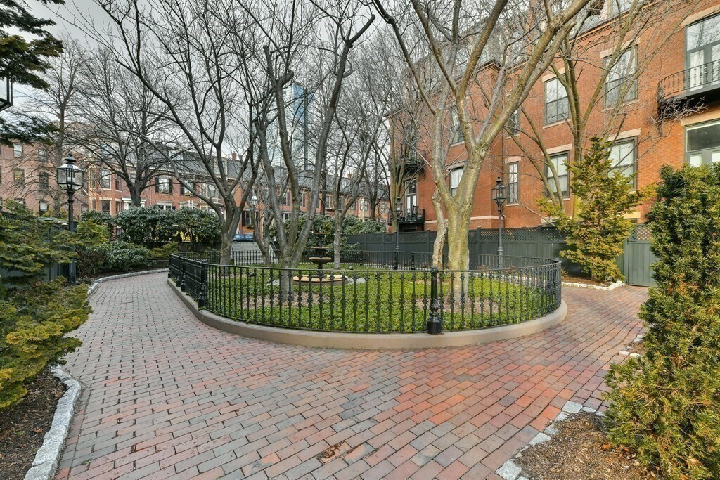 Building Photo - 132 Appleton St