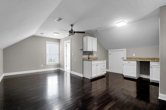 Building Photo - 612 Daggett St