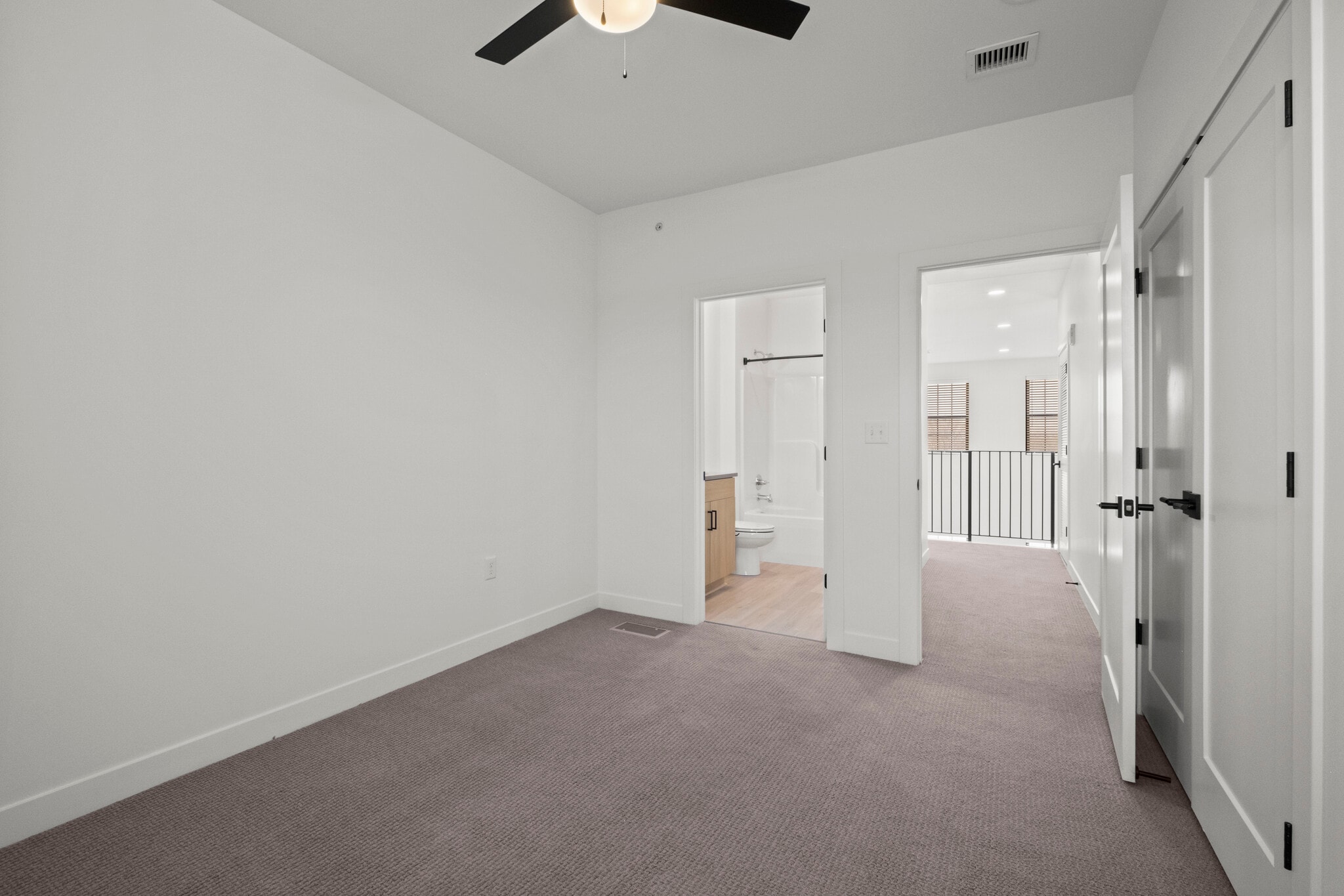 Building Photo - 3009 N Oak Trafficway