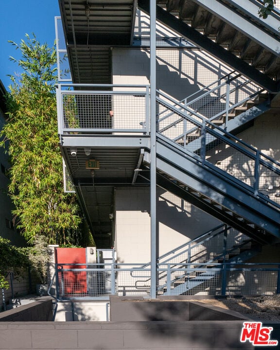 Building Photo - 710 Orlando Ave