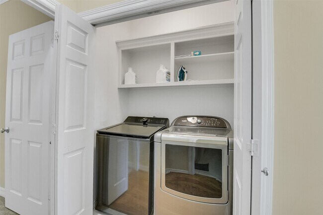 Building Photo - 1429 Utah St