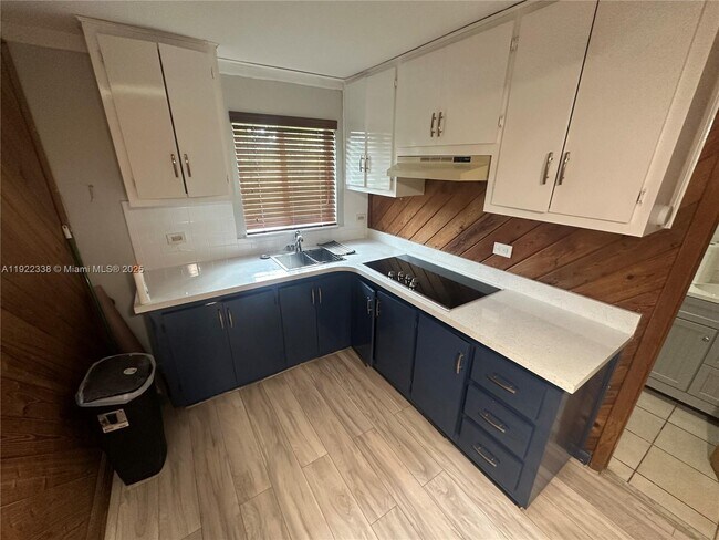 Building Photo - 20250 SW 182nd Ave