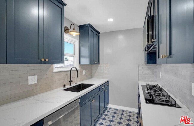 Building Photo - 2517 Curtis Ave