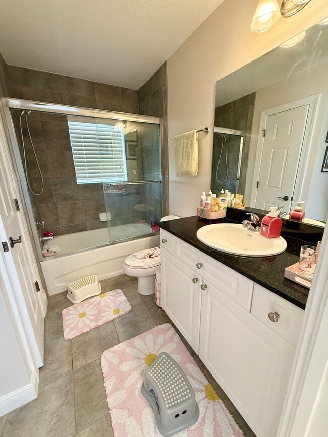 Building Photo - Carillon townhome in Gated Community