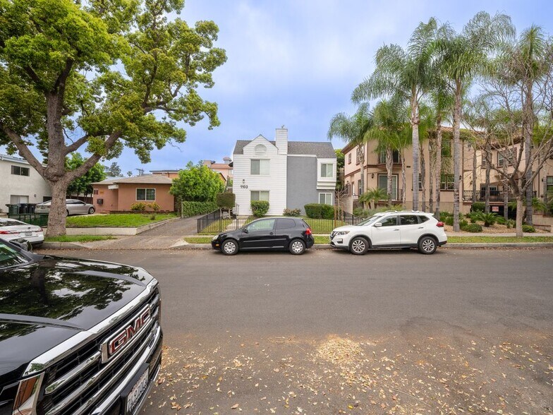 Building Photo - 1103 W Angeleno Ave