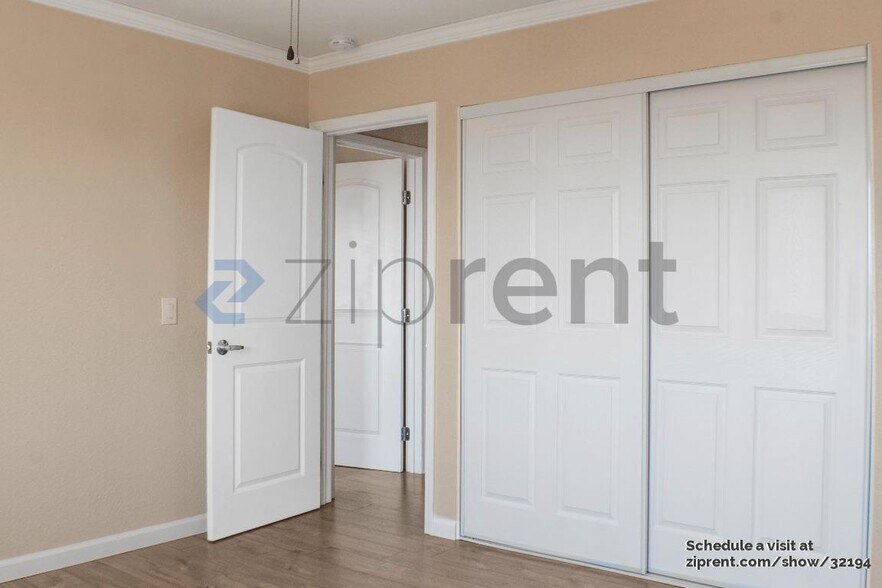 Building Photo - 11865 Ambrosio Dr