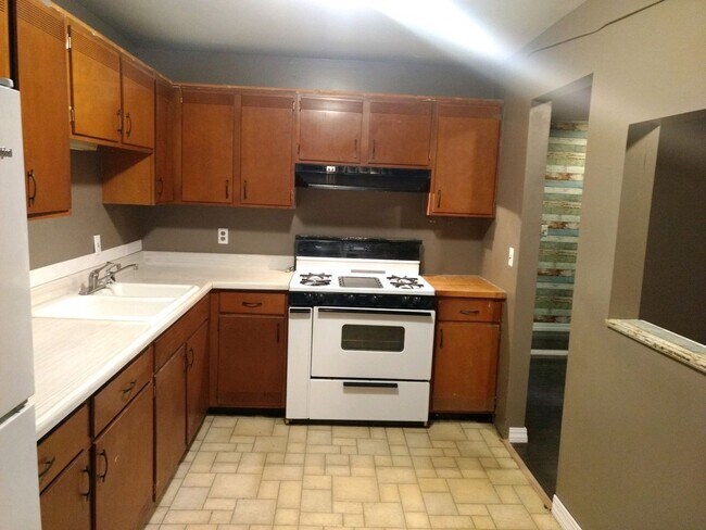 Building Photo - Montana Estates
