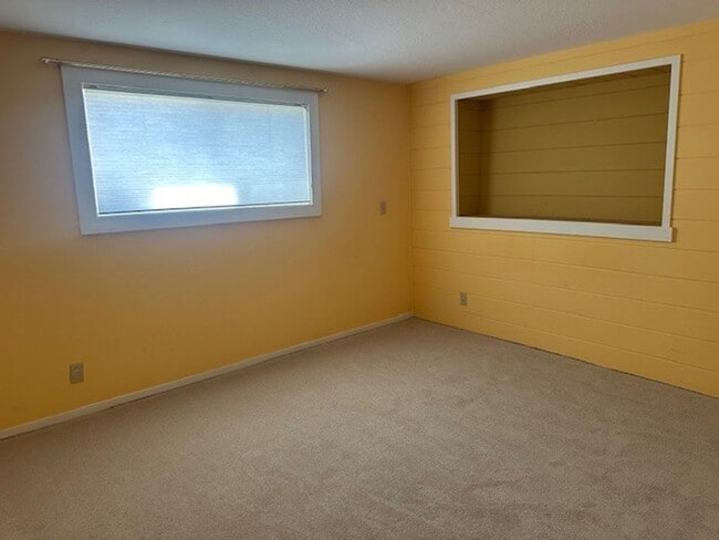 Building Photo - Historic Home On Huge Lot With Swimming Po...