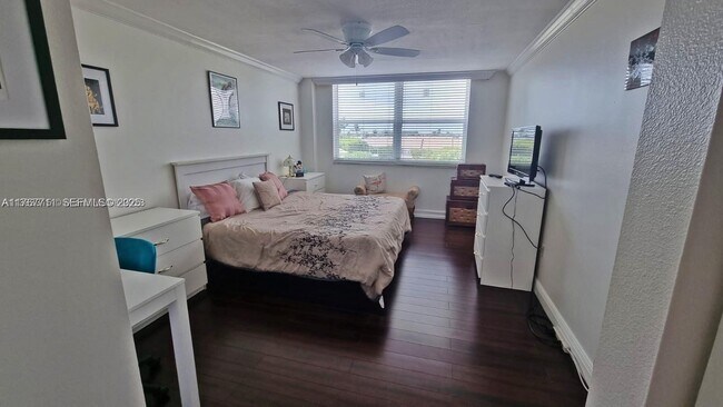 Building Photo - 3594 S Ocean Blvd