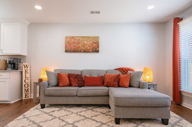 Building Photo - 445 Short Hills Dr