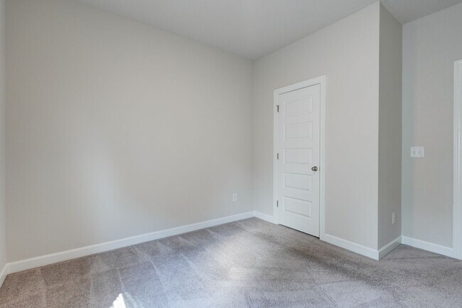 Building Photo - 123 Mainsail Wy
