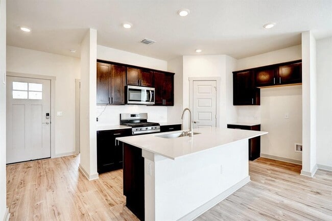 Building Photo - 10600 Seguin St