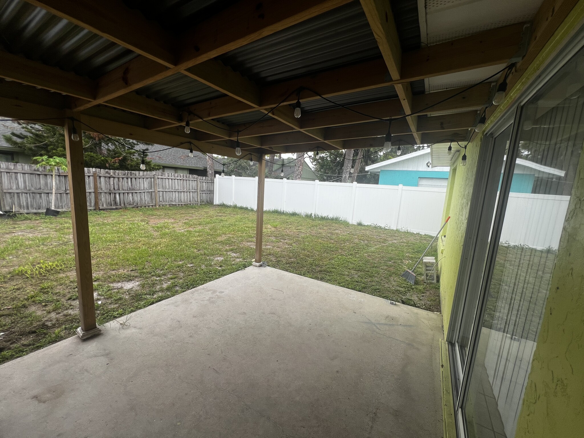 Building Photo - 917 Royal Palm Dr
