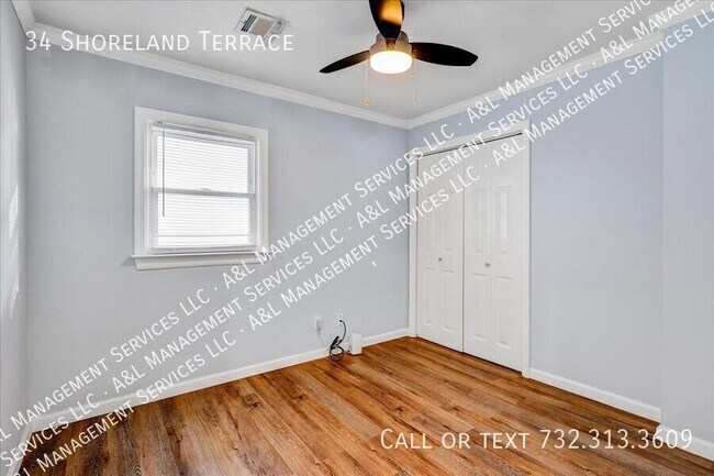 Building Photo - 34 Shoreland Terrace