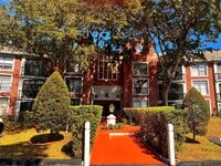 Building Photo - 3760 Inverrary Dr