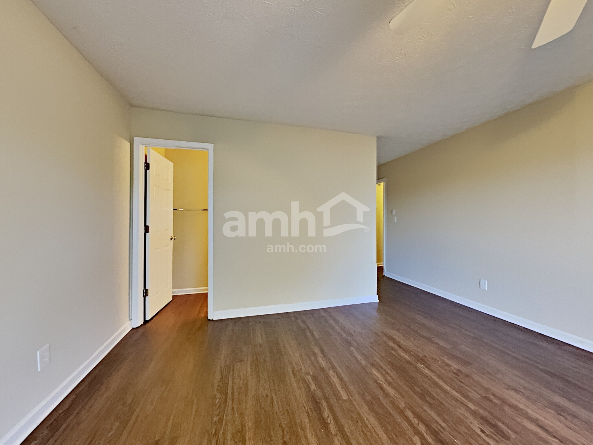 Building Photo - 186 Dean Way