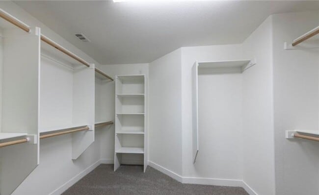 Building Photo - GORGEOUS 4 BEDROOM TWO STORY HOME