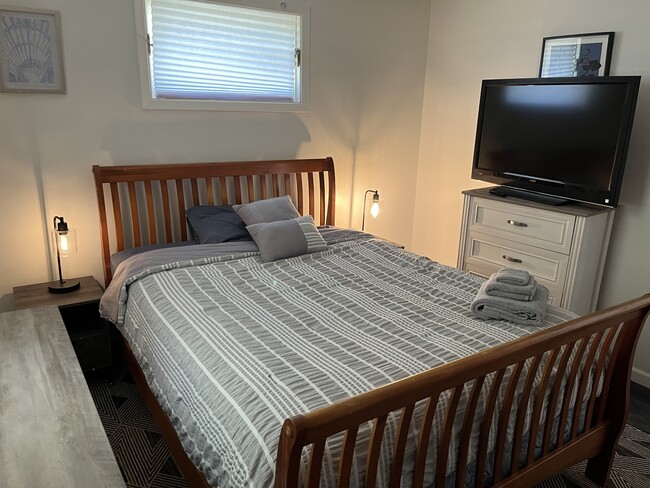 Building Photo - 809 Trumbull Dr