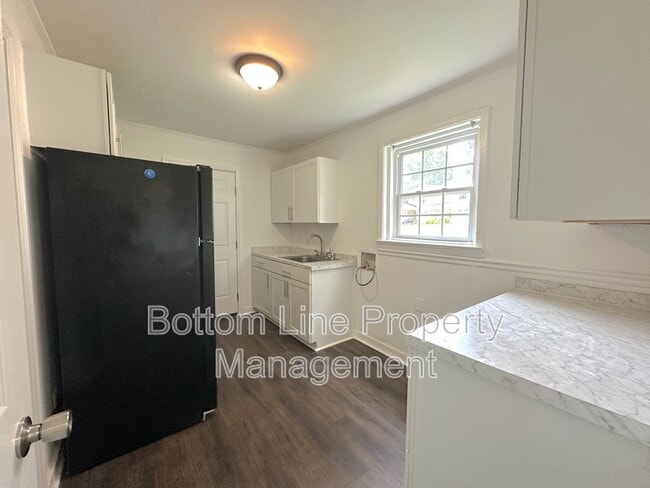 Building Photo - 2516 Marlowe Ave